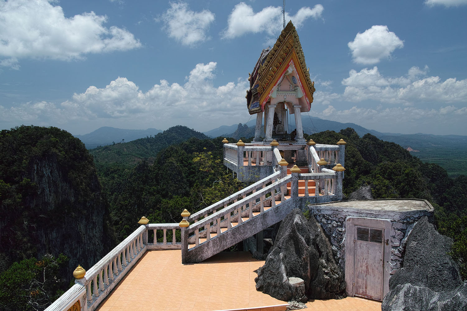 Il tempio della Grotta della Tigre sopra Krabi
