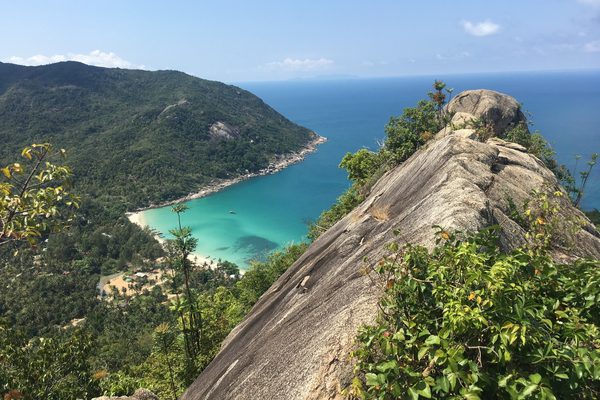 La baia chiusa di Bottle Beach sulla costa nord di Koh Phangan