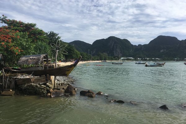 La baia di Loh Dalum a Phi Phi Don