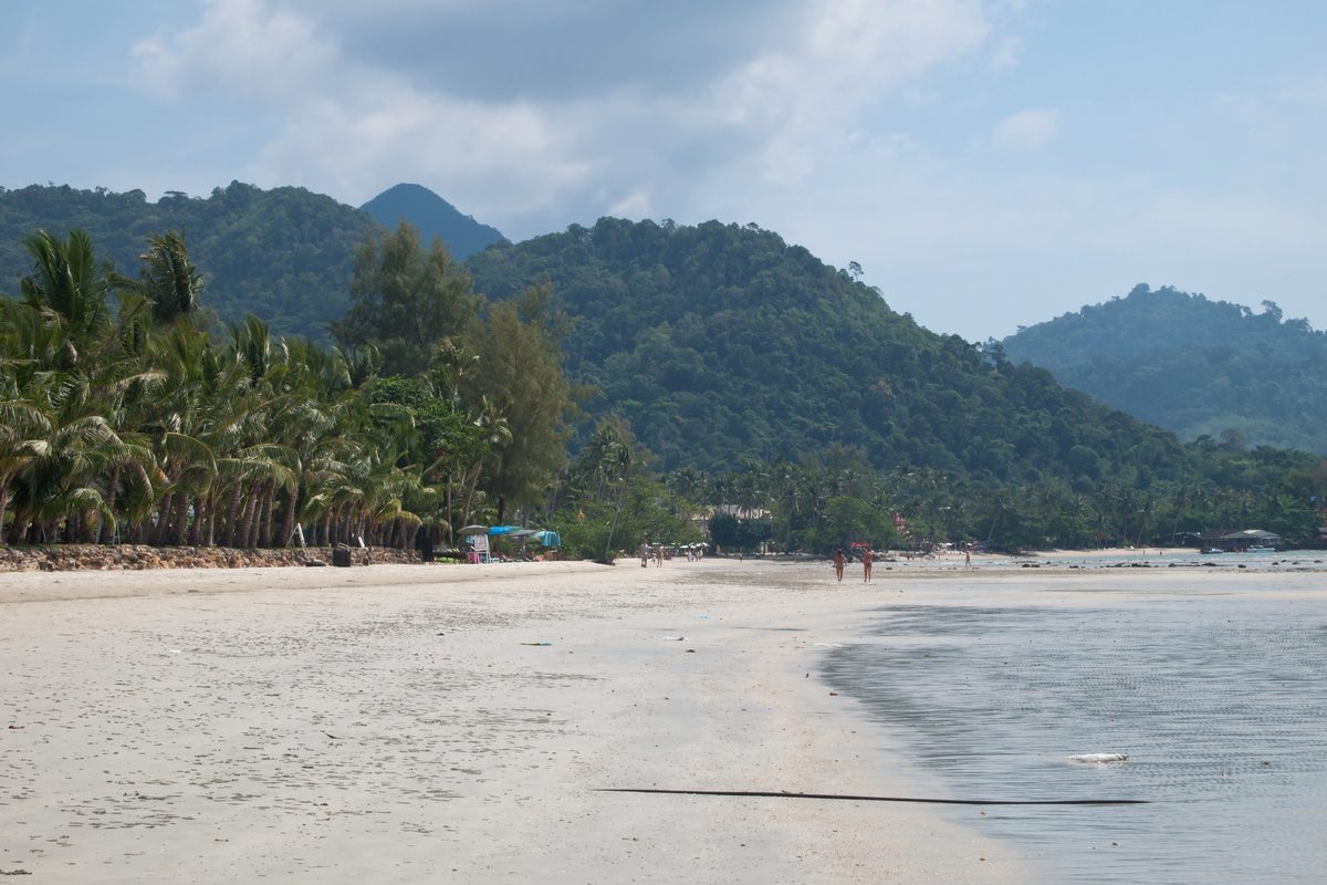 Una spiaggia della costa ovest di Koh Chang