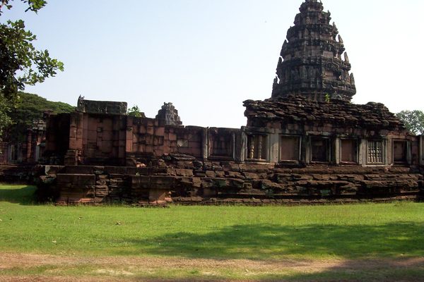 Il prang centrale in arenaria bianca del santuario di Phimai